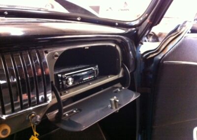 Classic Chevy-Radio-in-Glovebox
